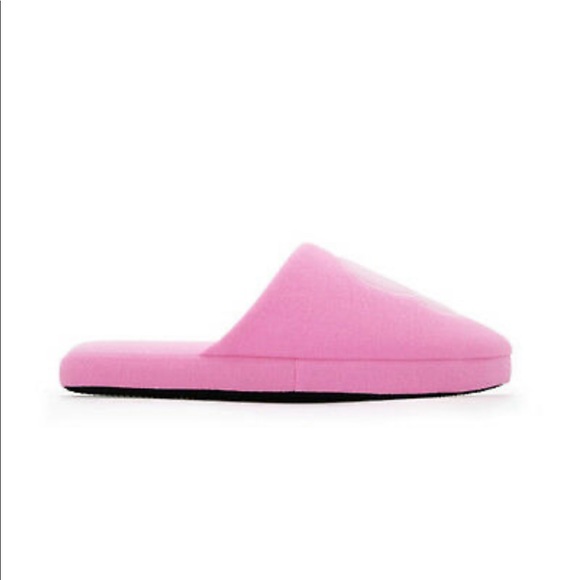 Official BT21 X Home Plus Applique indoor Slipper - Picture 2 of 9